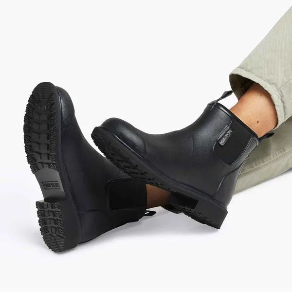 Bobbi Regenstiefel in Schwarz von Merry People