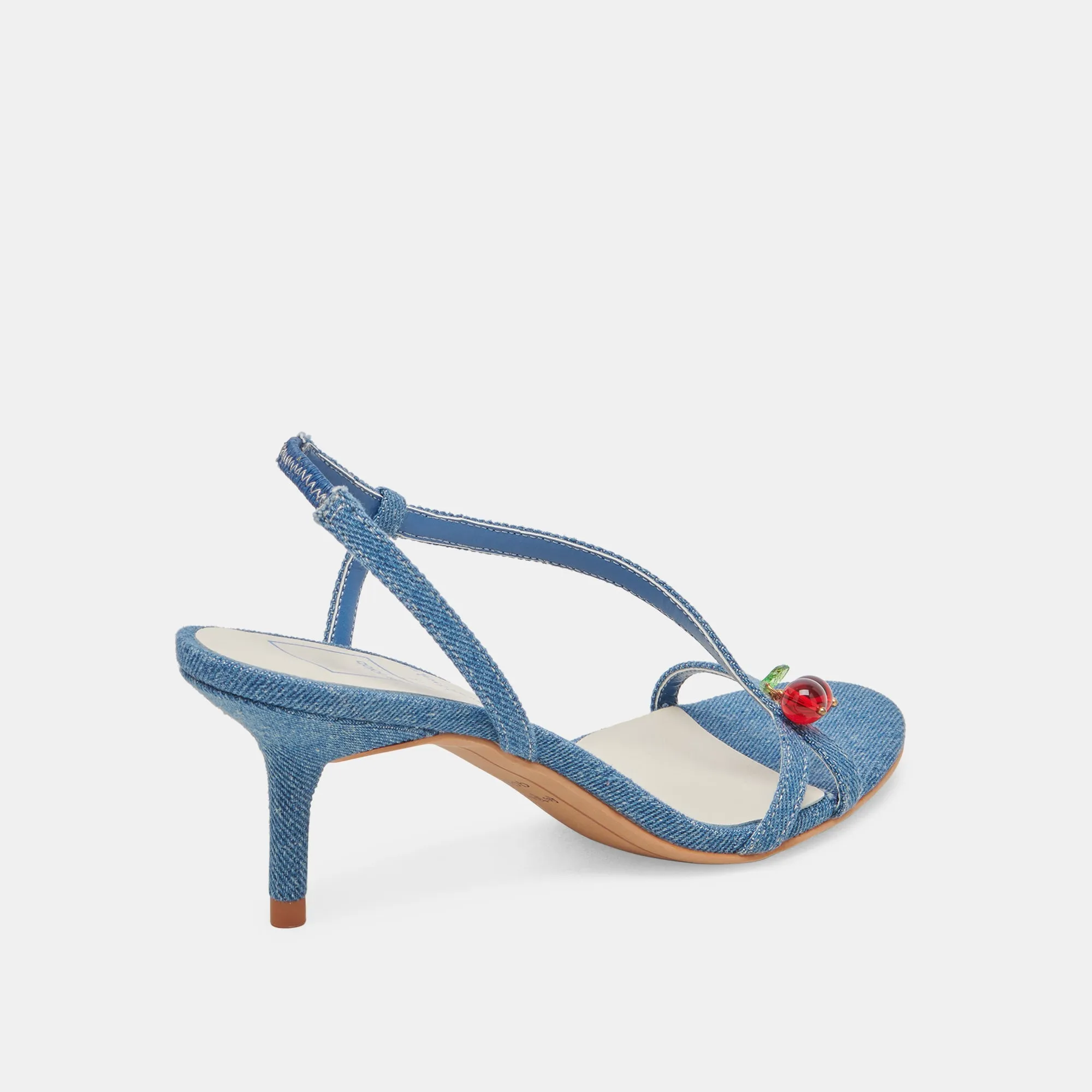 KIRSCHFARBENE ABSÄTZE BLAUE JEANS