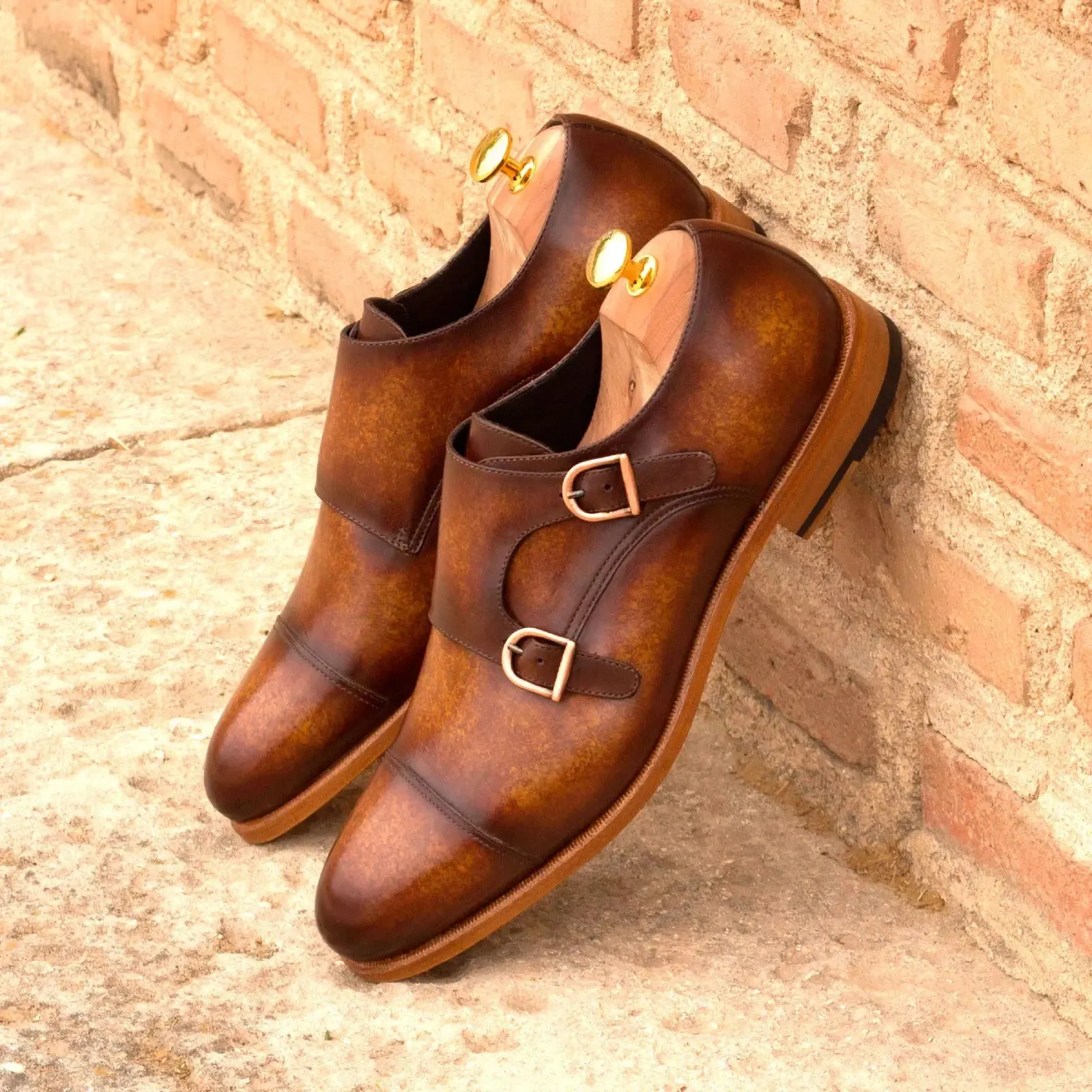 Dapperfam Schuhe DapperFam Monaco in Cognac Herren-Handbemalte Patina Doppelmonk