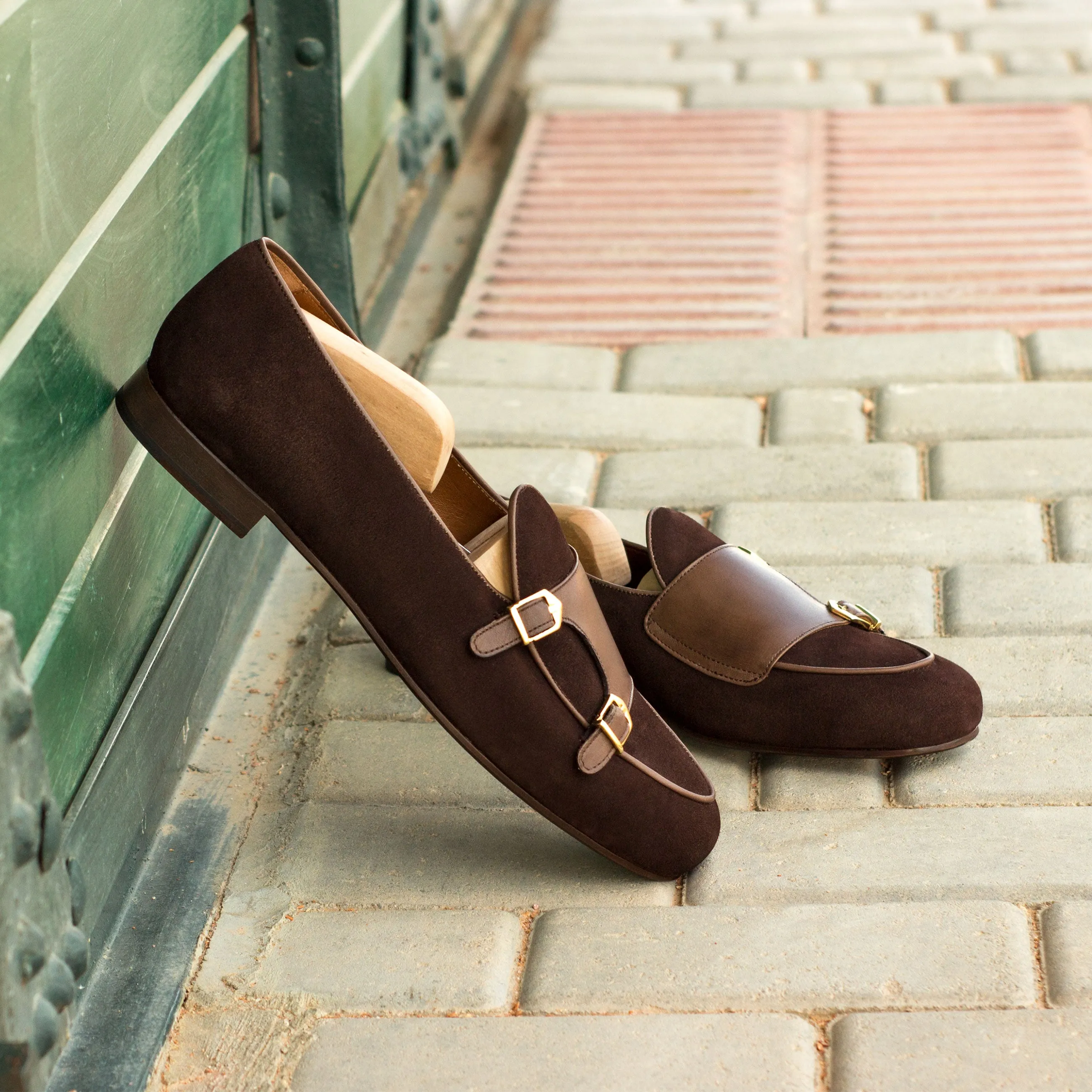 Dapperfam Schuhe DapperFam Rialto in Braun / Dunkelbraun Herren Wildleder & Italienisches Leder Mönchsschlappen