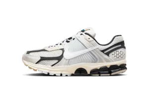 Nike Sneakers Nike Zoom Vomero 5 Supersonic Hellbeige Schwarz