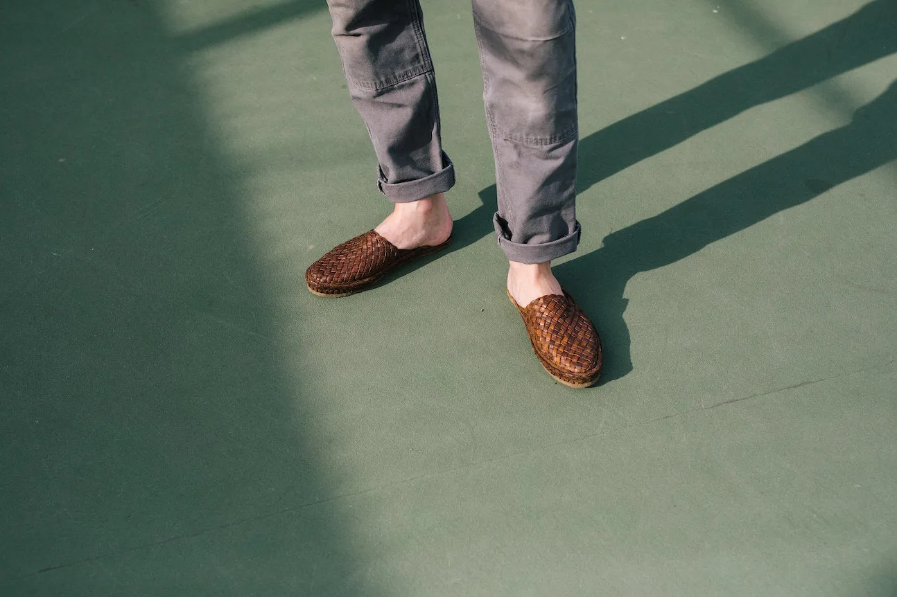 Woven City Pantoffel in Walnuss